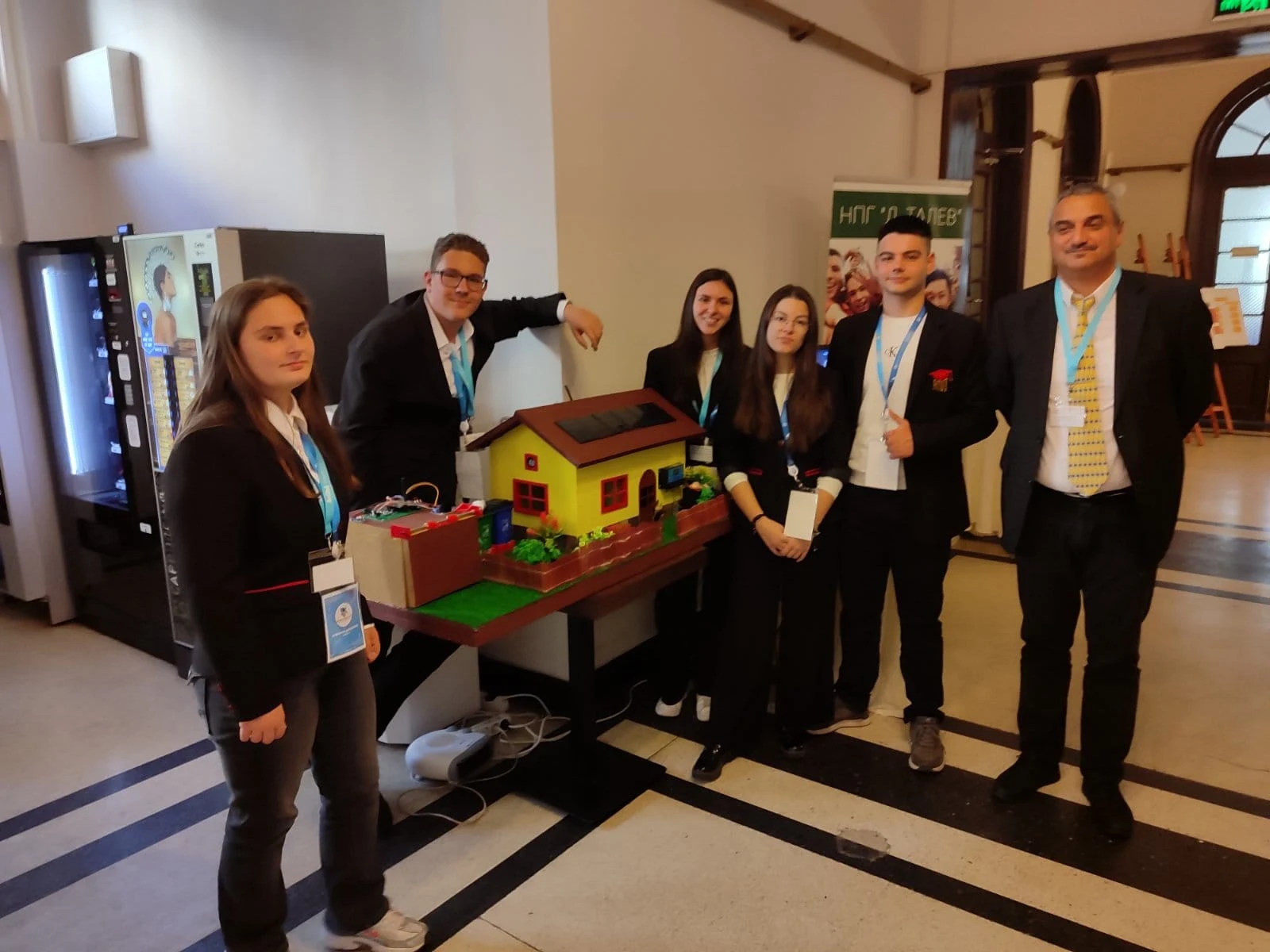 Училищен проект ECO-smart house на Роботика НПГ
