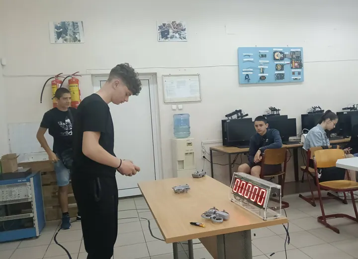 Дронове · 15.06.2026 · кадър 7