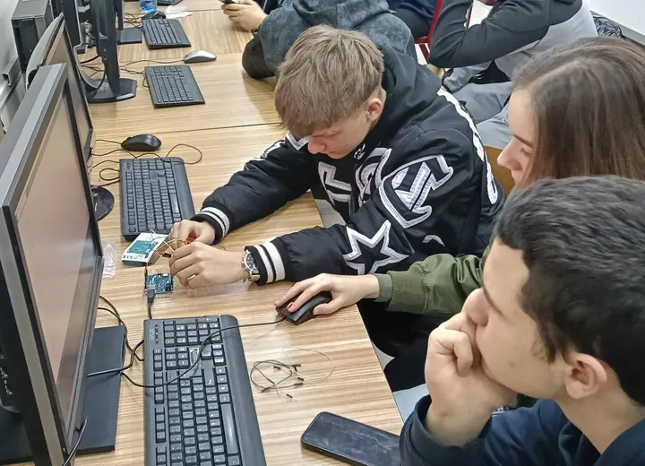 Инженерна практика · 07.02.2026 · кадър 2