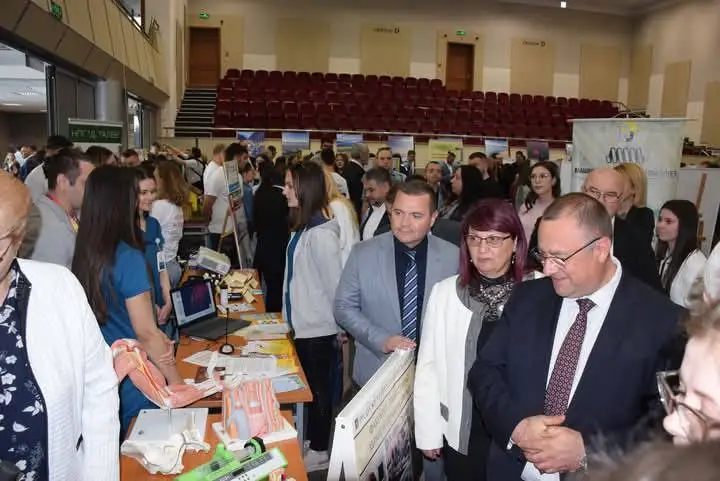 Иновативно младежко ЕКСПО 2025 · кадър 2