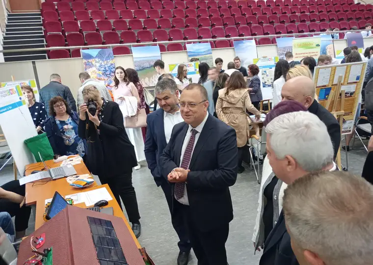 Иновативно младежко ЕКСПО 2025 · кадър 11