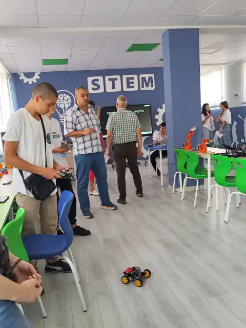 Демонстрация в STEM центъра