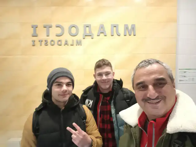 Отборът по време на пътуването