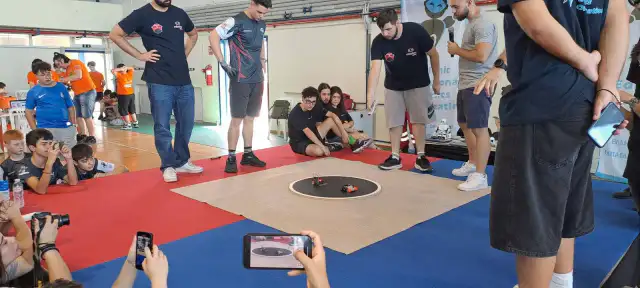 Състезателна сцена на Robotex Hellas