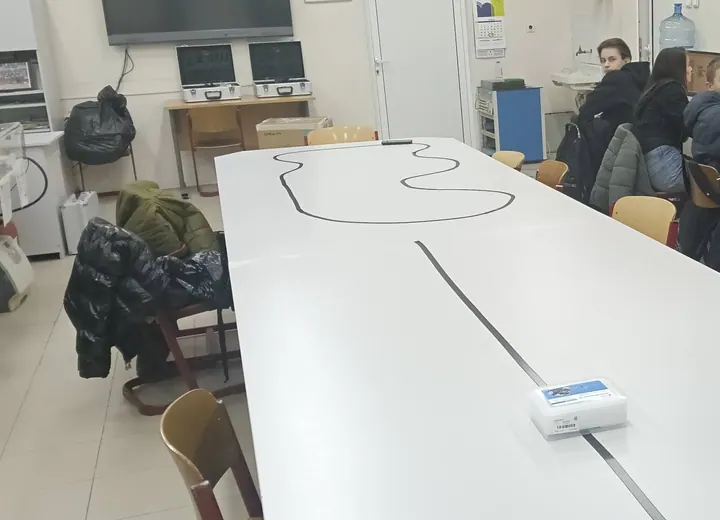 Maqueen и micro:bit · 05.02.2026 · кадър 6